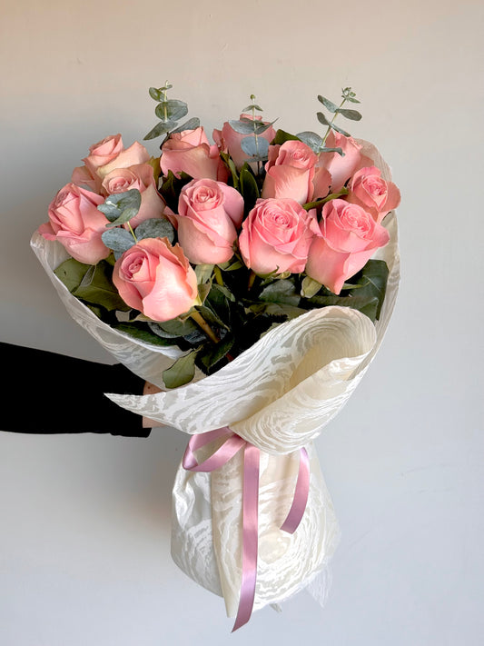 12 Pink Roses